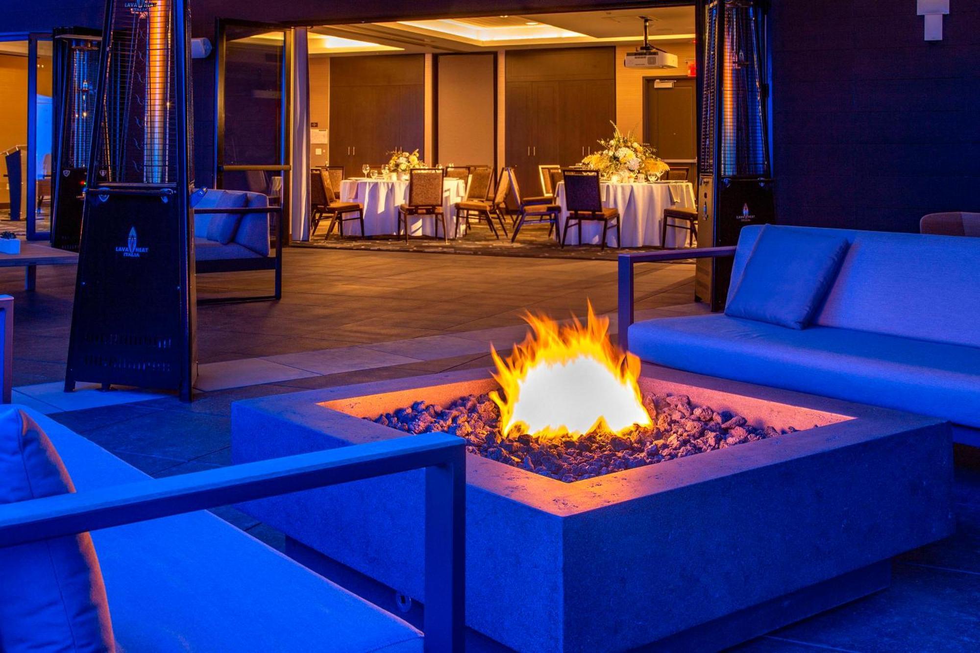 Hilton Garden Inn Redmond Wa Exterior photo