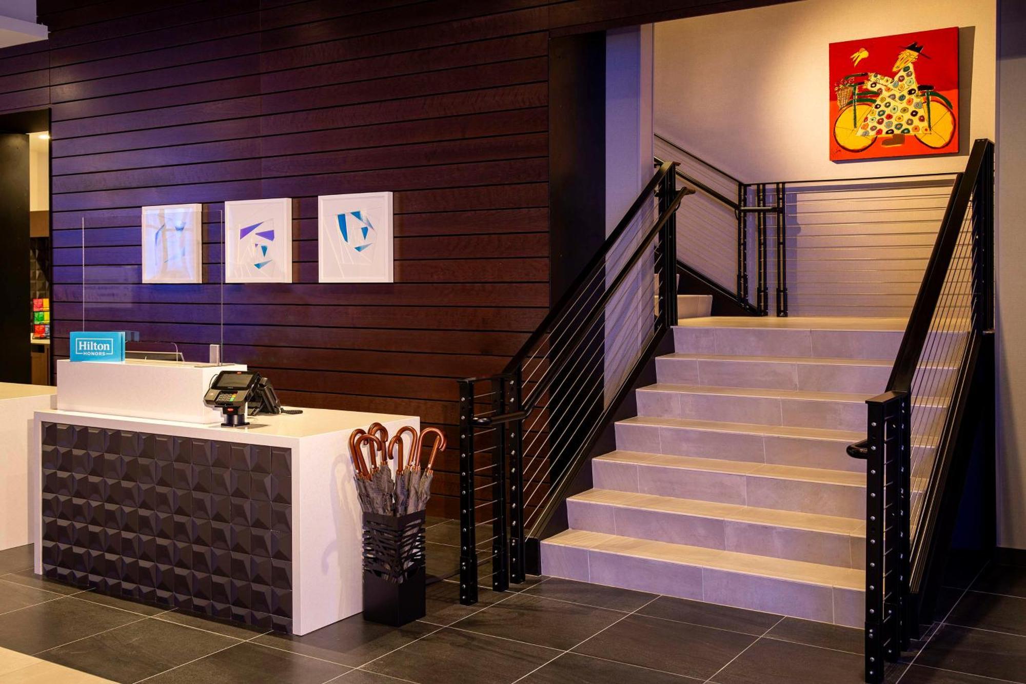Hilton Garden Inn Redmond Wa Exterior photo