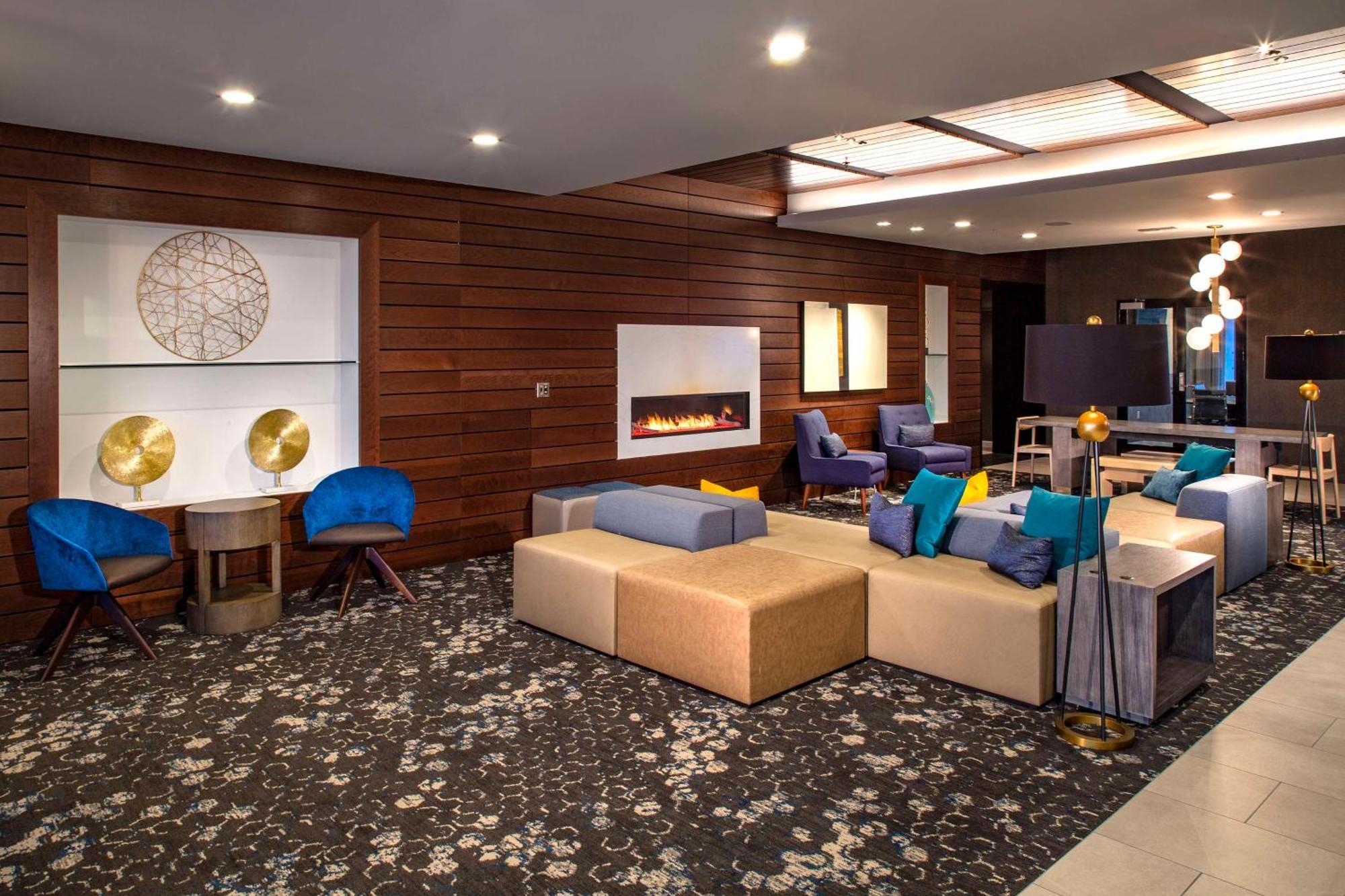 Hilton Garden Inn Redmond Wa Exterior photo
