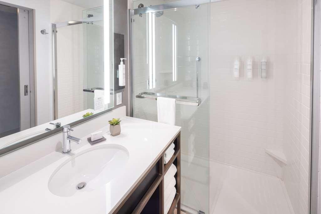 Hilton Garden Inn Redmond Wa Room photo